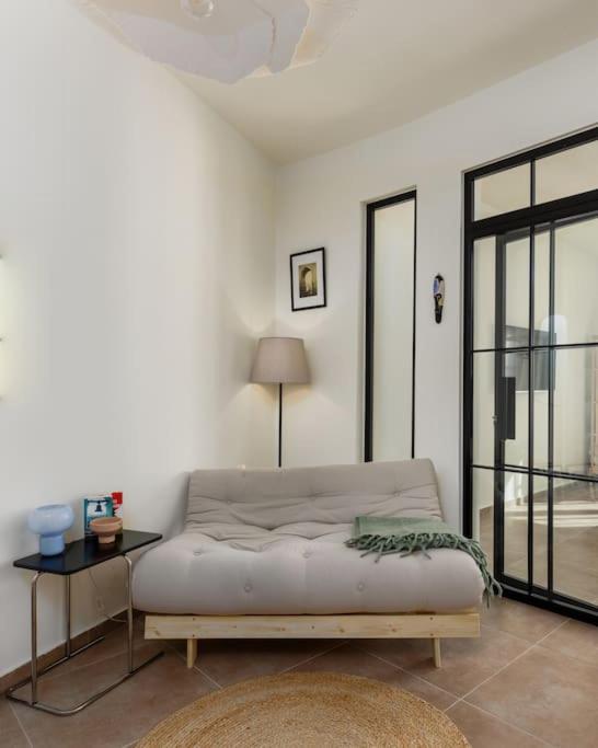 Japandi Style Flat In Thessaloniki City Center Екстер'єр фото
